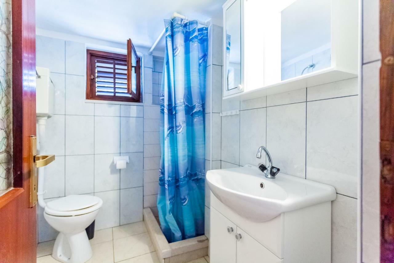 Apartments Dajna Vela Luka Ngoại thất bức ảnh