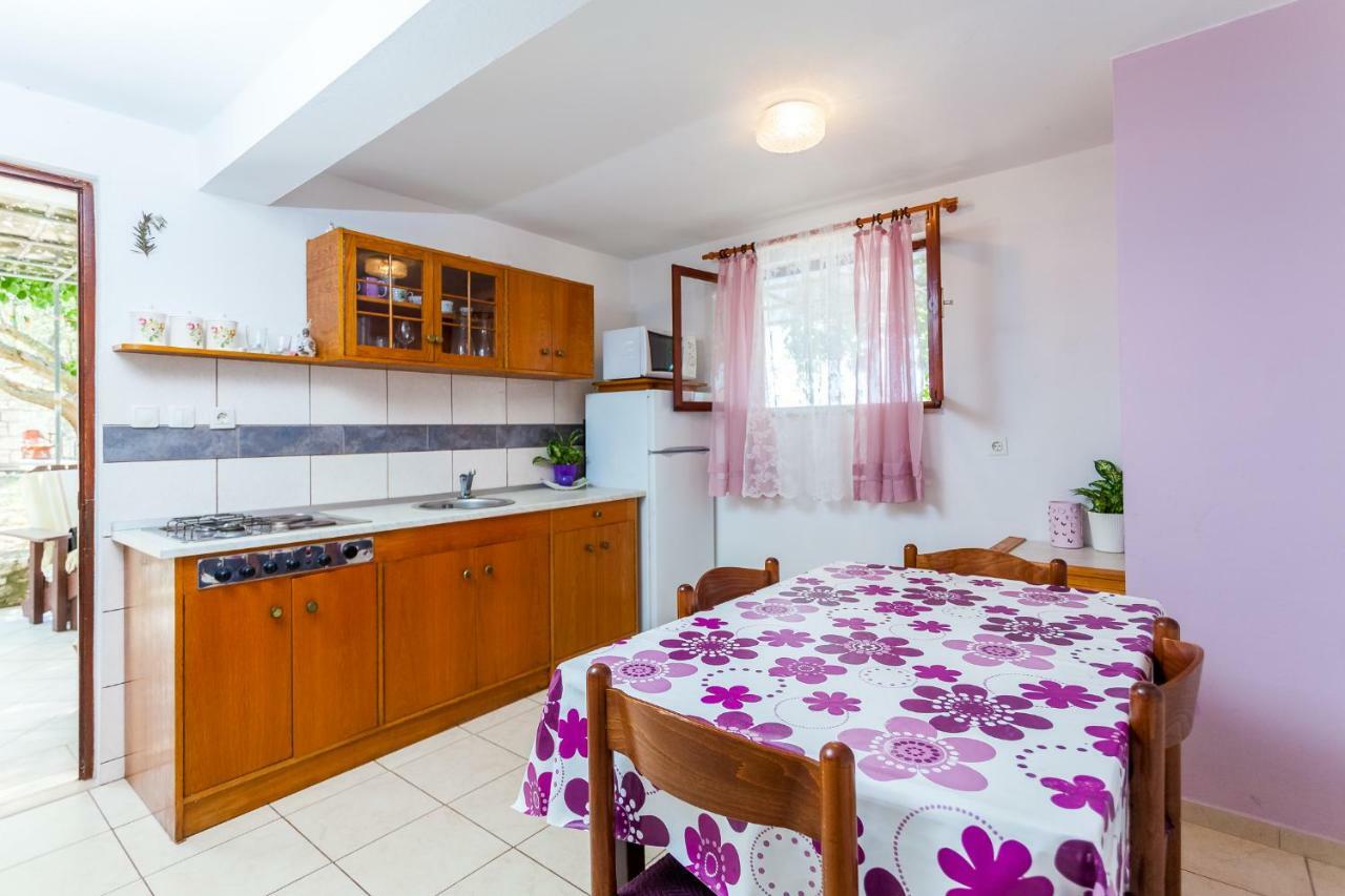 Apartments Dajna Vela Luka Ngoại thất bức ảnh