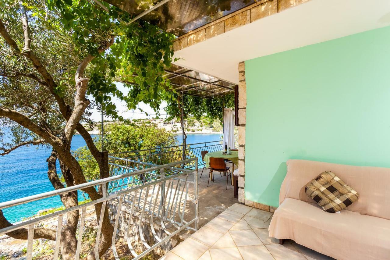 Apartments Dajna Vela Luka Ngoại thất bức ảnh