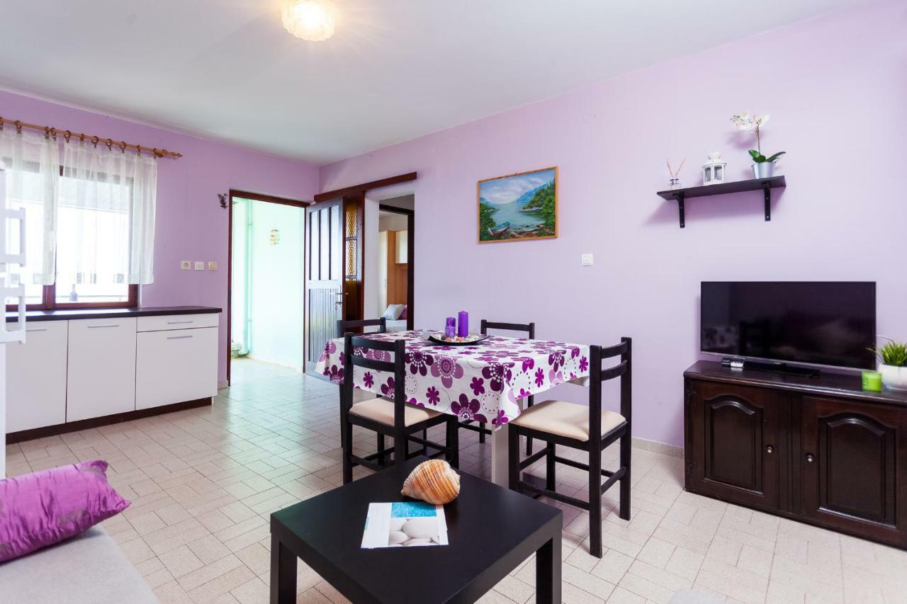 Apartments Dajna Vela Luka Ngoại thất bức ảnh