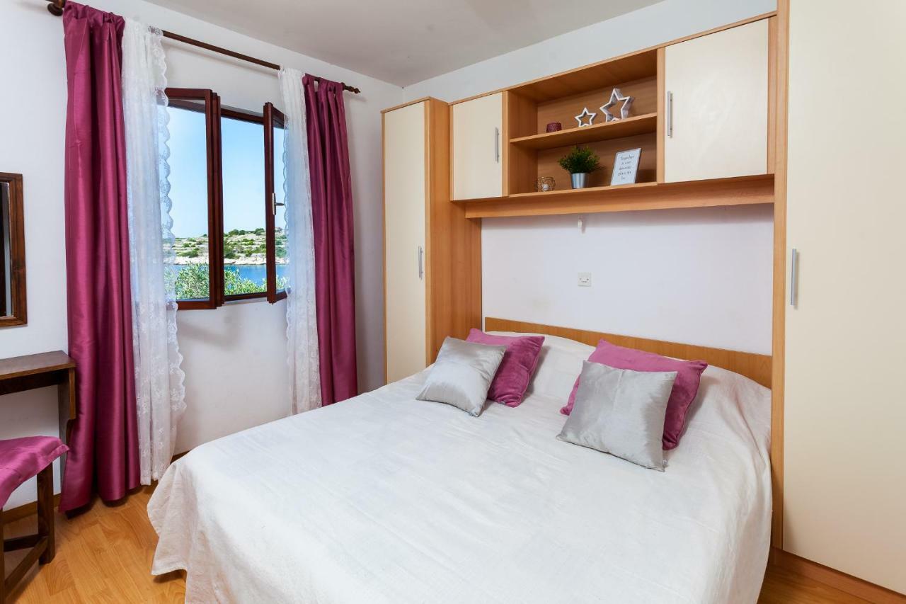 Apartments Dajna Vela Luka Ngoại thất bức ảnh